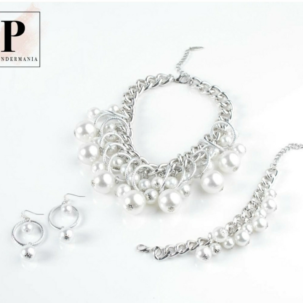 Plunder Retired Jewelry Set